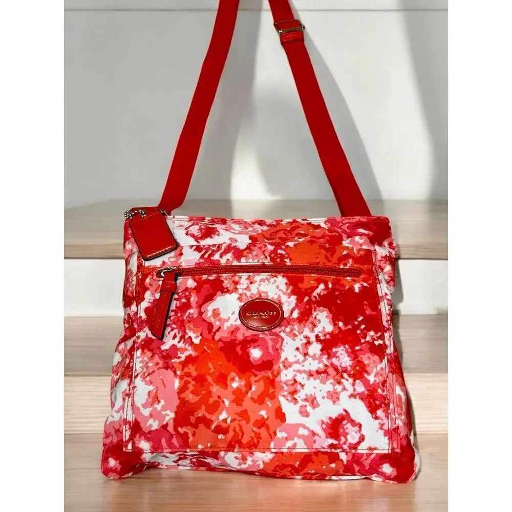 Coach F31963 Getaway Floral Print File Bag